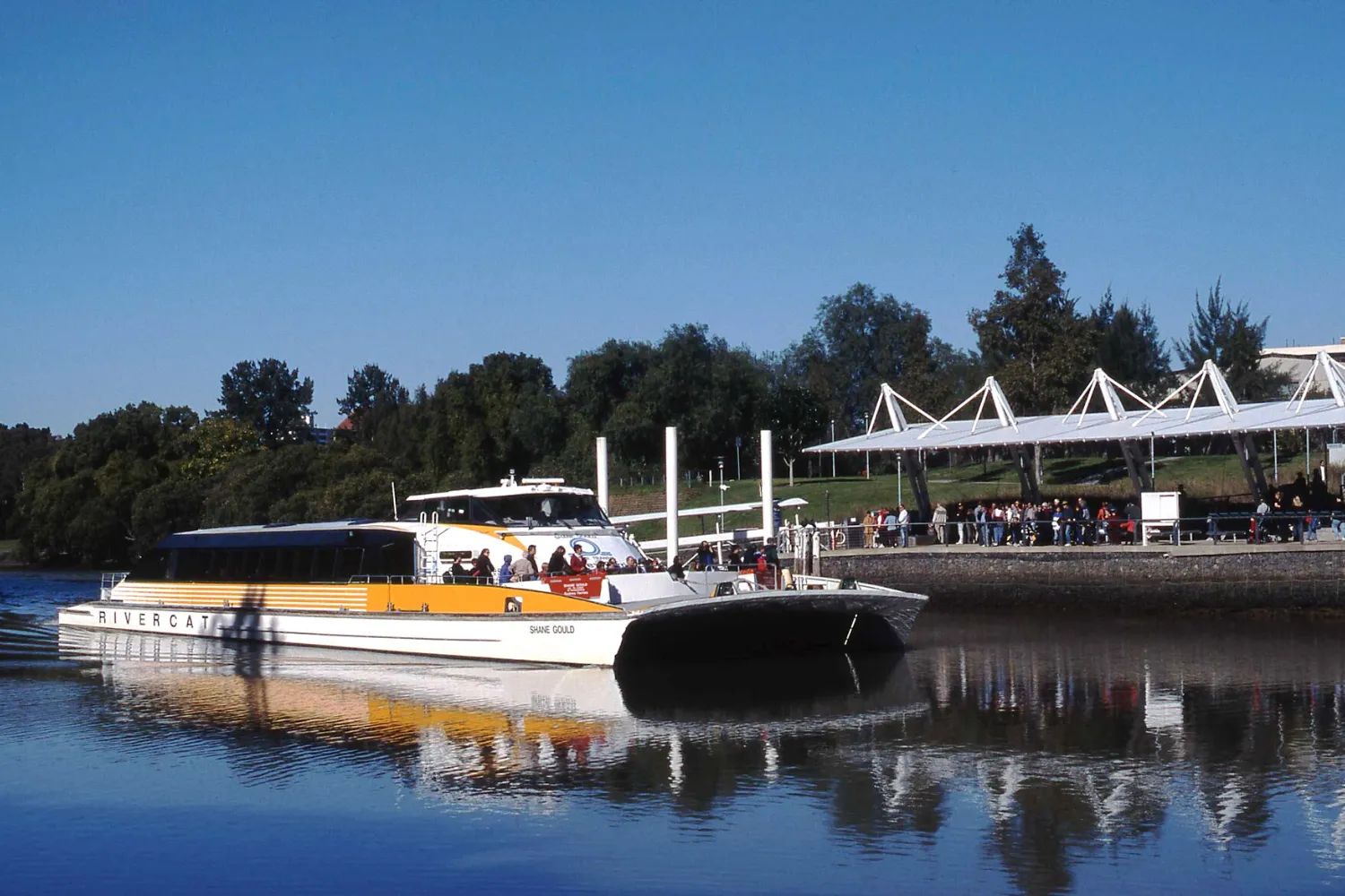 A RiverCat ferry arriving at Parramatta Wharf